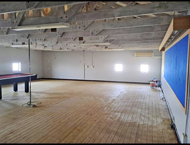 100M² OFFICE FOR SALE IN LOMBARDY ESTATE
